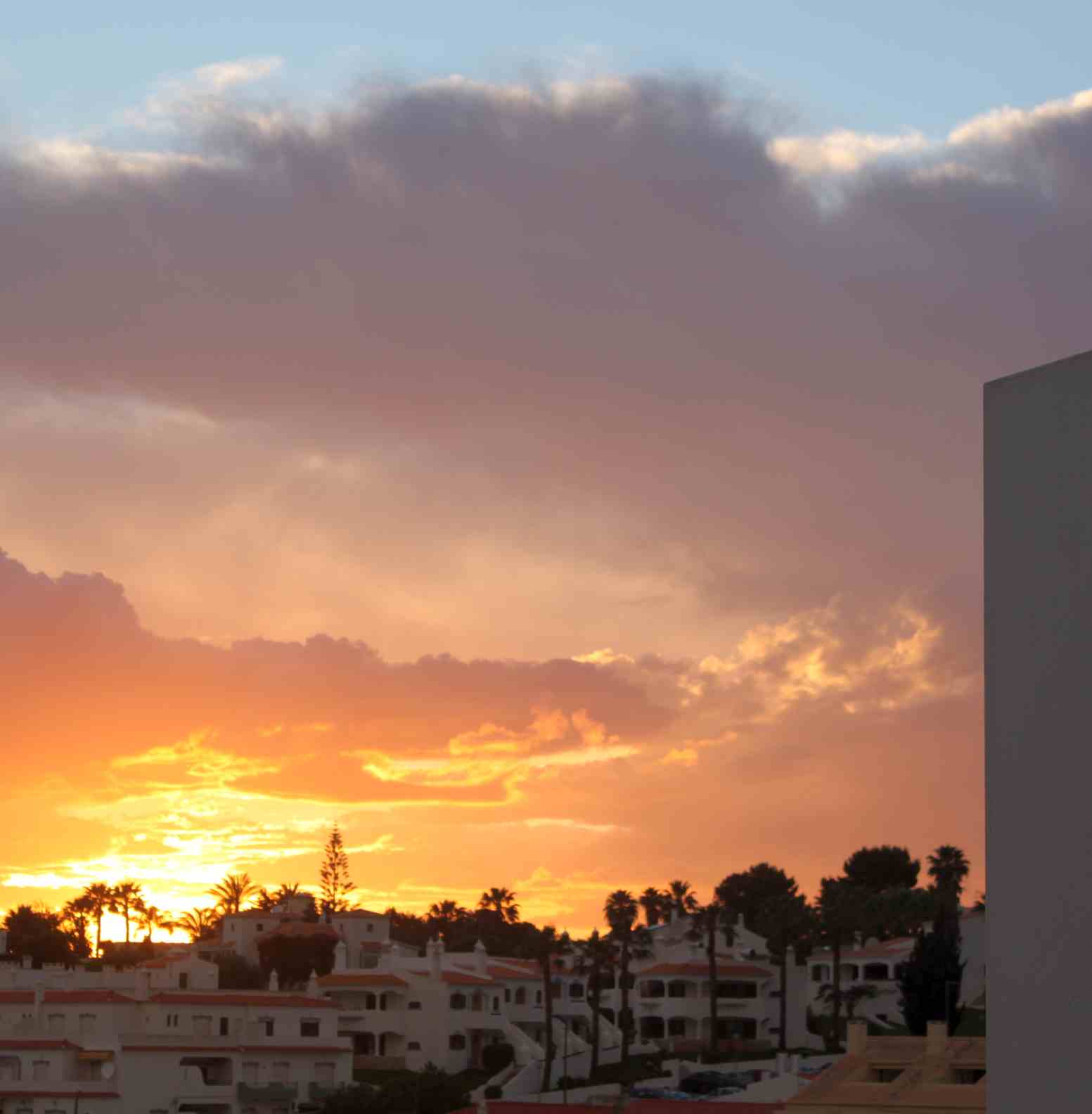Ferienhaus Vacation Villa mit Apartments und Ferienwohnungen Casa Cubo Carvoeiro Portugal Sonnenuntergang Terrasse Seaview