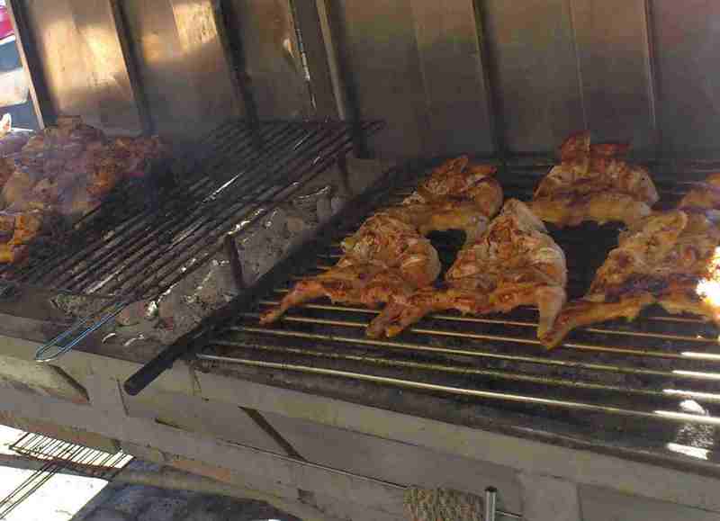 H�hnchen piri piri auf dem Grill 