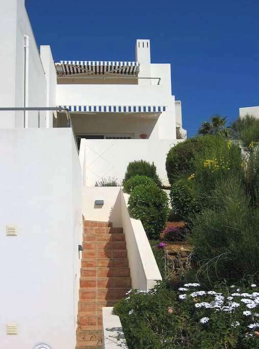 Treppe von Pool zu Apartment 2 Ferienhaus-Ferienwohnung-studio-Zimmer-Carvoeiro-Algarve-Casa-Cubo-vacaciones-apartamento-Playa-habitacion-vacation-villa-room