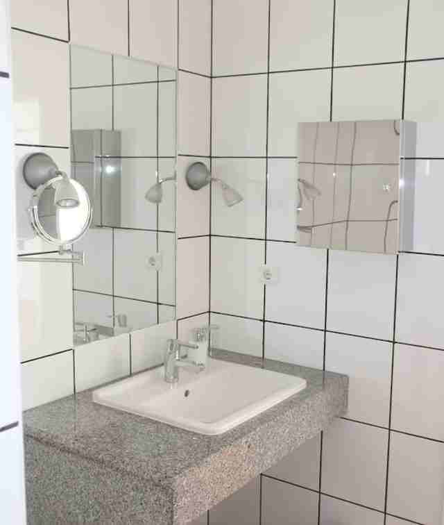 Waschtisch Bad Studio 1 Ferienhaus Carvoeiro Algarve